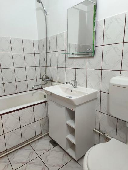 Apartament 2 camere de vânzare în Reșița, Govandari, preț 59.000 € negociabil