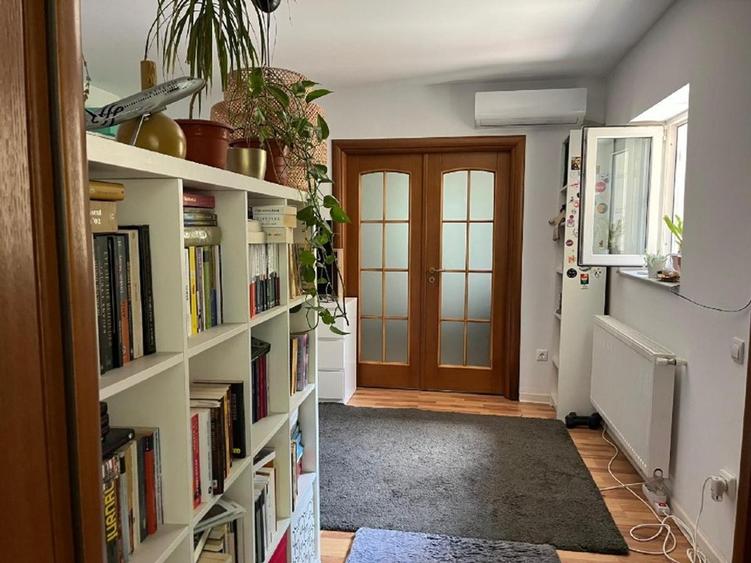 Casa cu gradina in sectorul 4 de vanzare