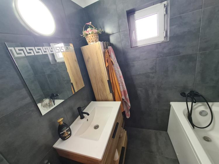 Apartament 4 camere, 96 mp, zona Sarari