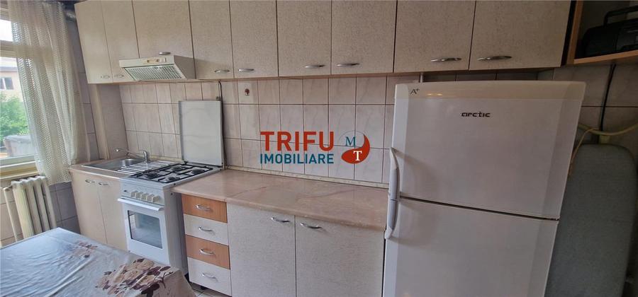 Apartament 3 camere de vanzare zona Centru