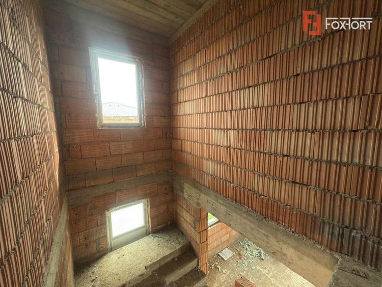 Casa individuala la rosu, 5 camere, teren 508 mp, in Giarmata