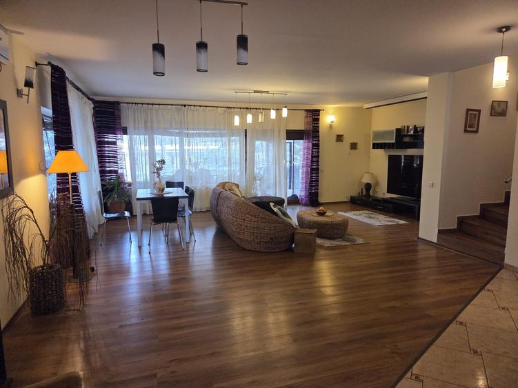OZANA-AUCHAN TITAN,VILA SUPERBA,P+2,400MP,VECINI VIP, 1.050.000EURO