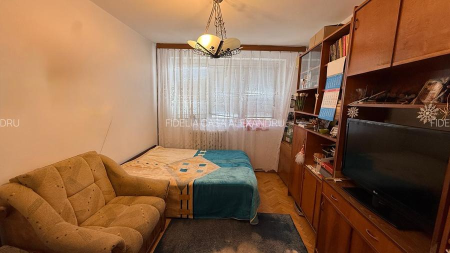 Apartament cu 3 camere decomandat in Tatarasi