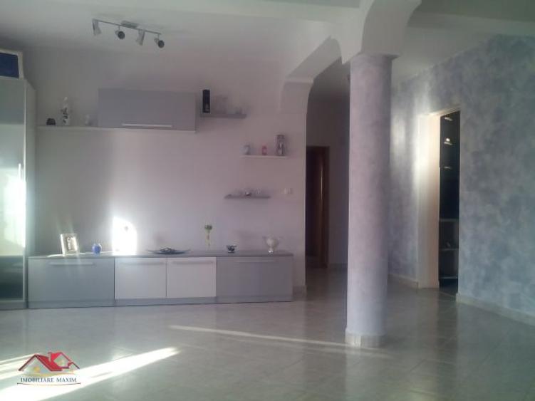 Casă de vânzare în Cristian – Zonă excelentă!