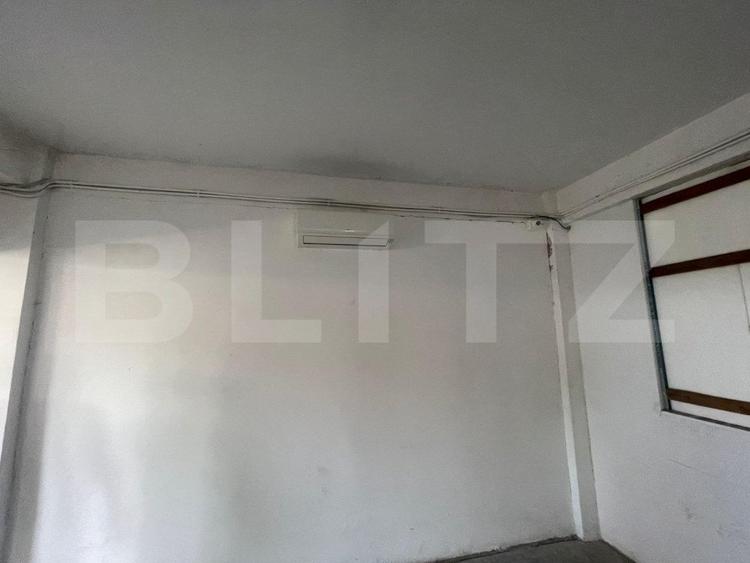 Spatiu industrial, Hala 200 mp, zona Isalnita, la drumul national E79