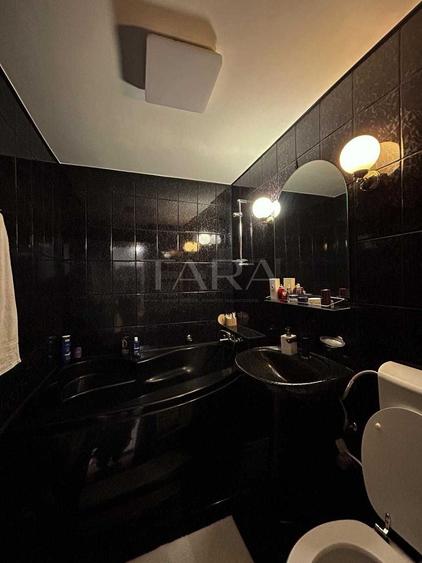Apartament spațios, 4 camere, 106 mp, două balcoane, parcare, central.