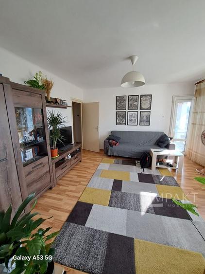 Apartament cu 2 camere semidecomandat- Zona Platinia