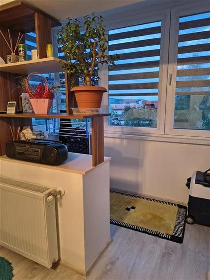 Apartament cu 4 camere si 100 mp, etaj 1, in Brasov