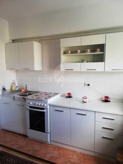 Apartament 2 camere în zona 1 Decembrie - 5