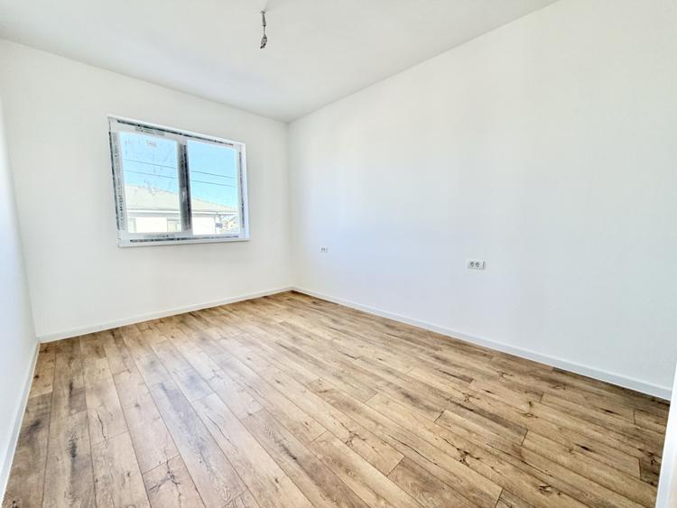 Duplex 4 camere izolat fonic - pozitie excelenta - cartier asfaltat - Mosnita