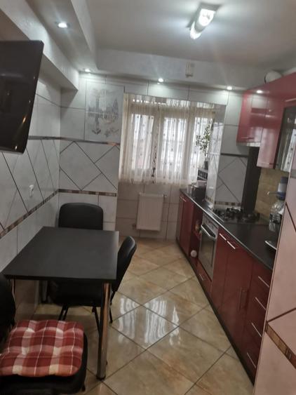 Apartament 3 camere, 77 mp, zona Vest