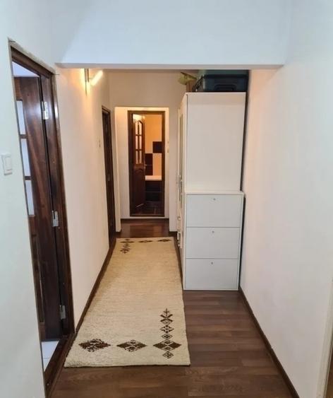 3 Camere Decomandat 72mp Mobilat zona Nicolina