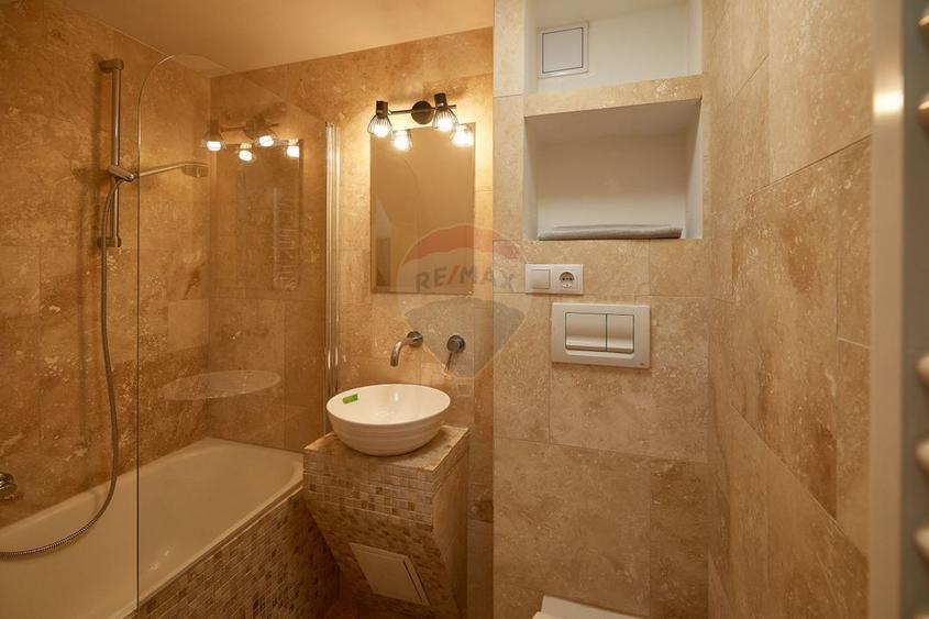 Apartament 4 cam, pe 2 niveluri si curte comuna pe Vasile Alecsandri