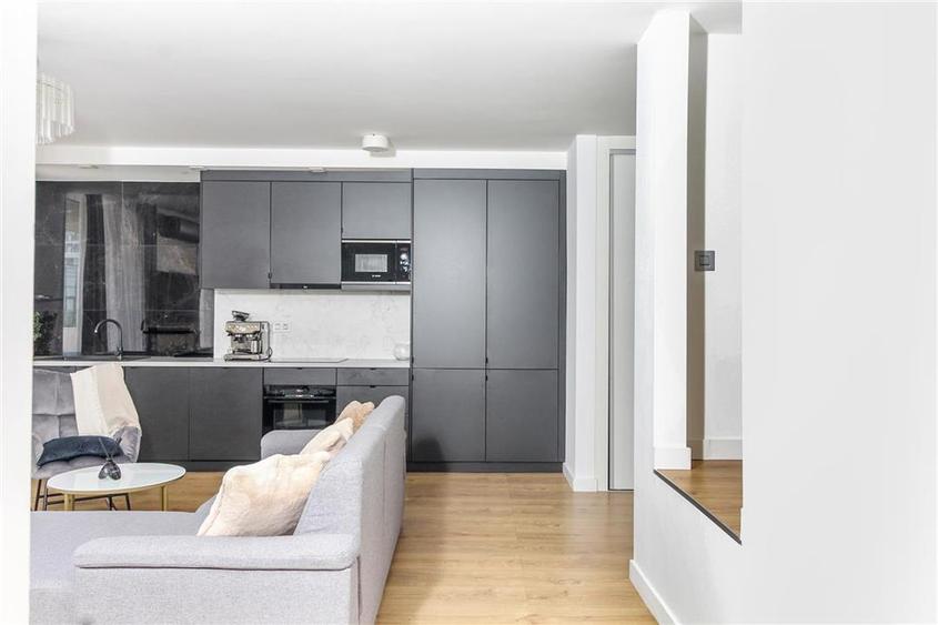Apartament 3 camere tip penthouse + terasa 44mp + parcare | Gheorgheni