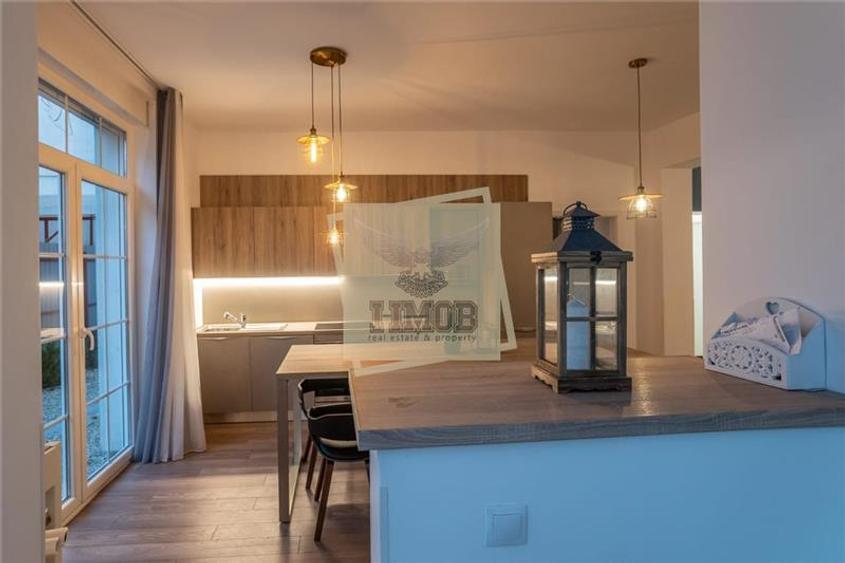 Apartament de lux 3 camere si terasa de 25 mp zona Sub Arini