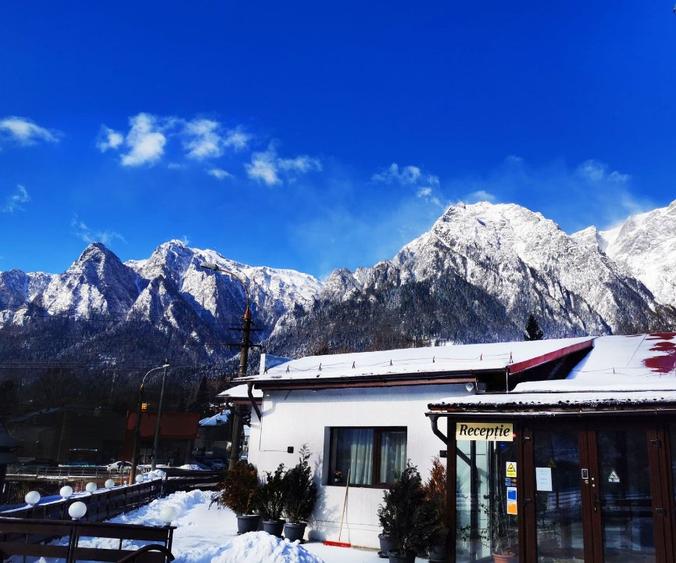 HOTEL PARAUL RECE BUSTENI DE VANZARE