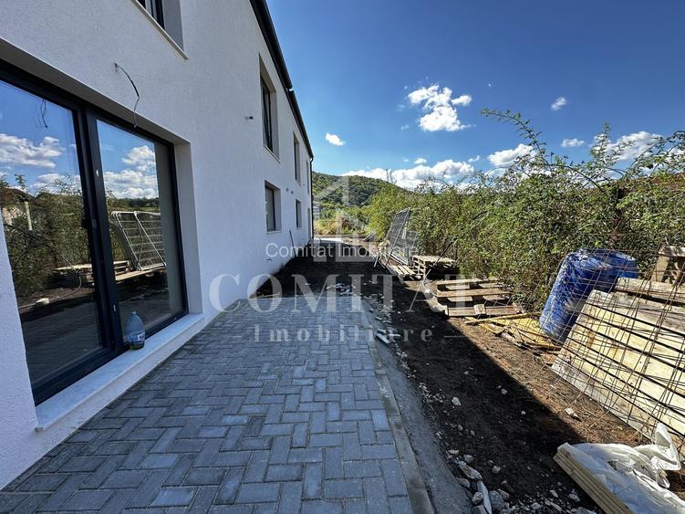 Duplex | Zona str Florilor-Floresti | 2 Locuri de parcare - 28