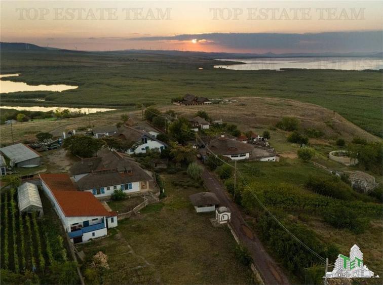 Resort Delta Dunarii | 21 camere | 18 unitati cazare | aproape de Marea Neagra