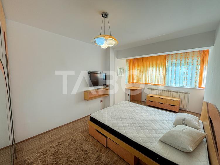 Apartament 4 camere de inchiriat in Piata Cipariu Centru