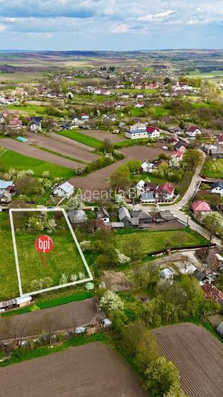 SE VINDE Teren construibil, cu utilitati, in Dumbravita, jud.Suceava - 2