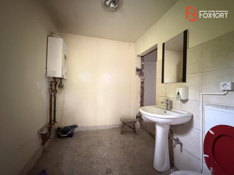 Spatiu comercial cu 5 incaperi, vad excelent, in zona Lipovei
