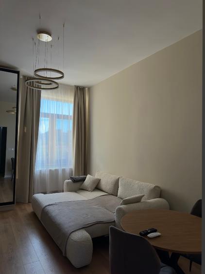 Ofer spre inchiriere ap cu o camera, renovat complet, modern, complet utilat