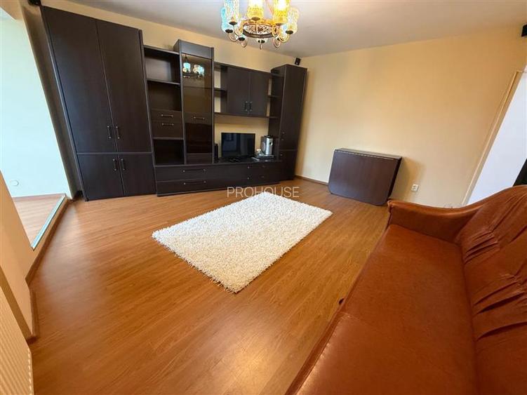 Apartament 3 camere, mobilat și utilat modern, Zona Nord, 350 €/lună - 2