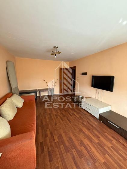Apartament 3 camere,centrală proprie în zona Soarelui.