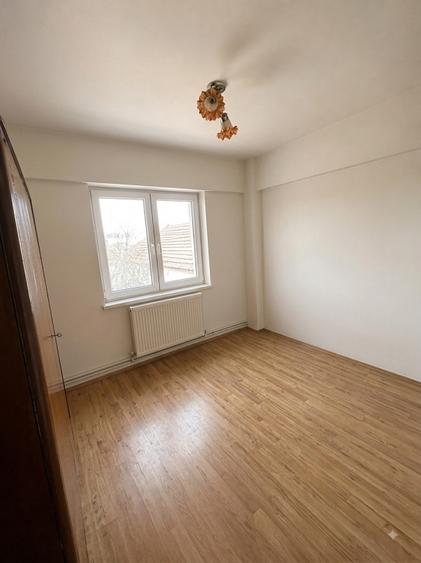 Apartament 3 camere, 67 mp, zona Valea Rosie