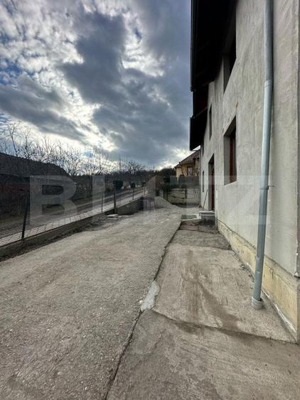 Casa 5 camere pentru muncitori 186 mp, 400 teren, parcare, Valea Chintaului