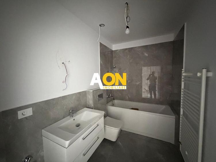 1/2 Duplex 4 Camere, 3 Bai, 2 Balcoane, 431mp Teren