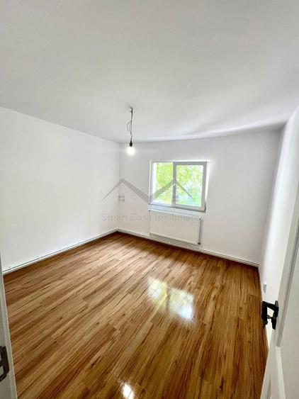 Apartament 4 Camere Decomandat