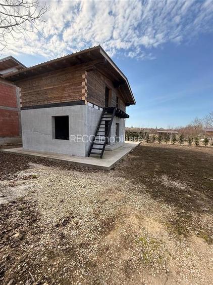 RECO Casa   Cvadruplex de vanzare in Baile 1 Mai , aproape de Aqua Park Venus - 2