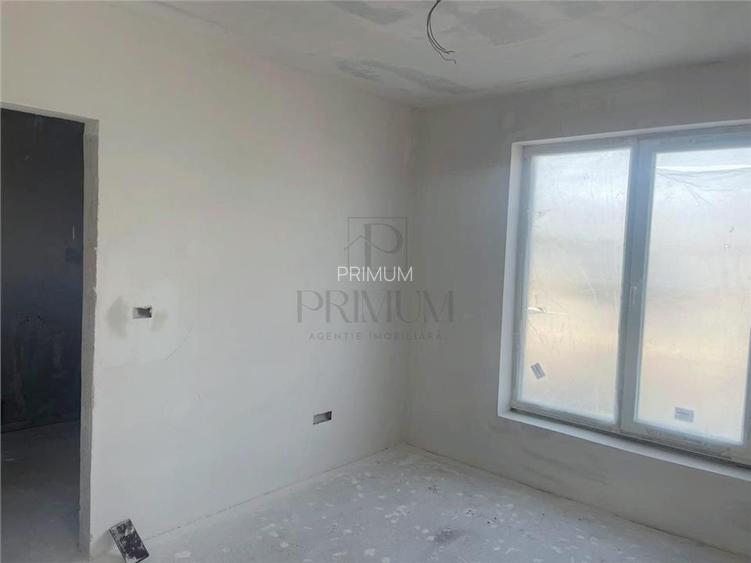 Duplex spatios - 3 dormitoare - asfalt - 415 mp teren - 5