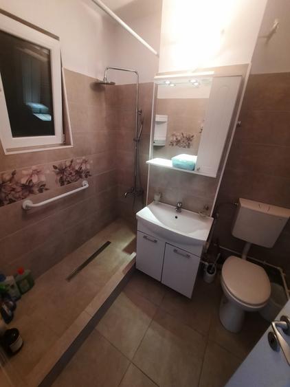 Apartament cu 2 camere, etaj 4/10, zona Podu Ros