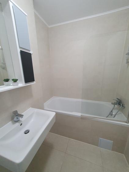 Coresi, 2 camere mobilat, parcare, 450 euro