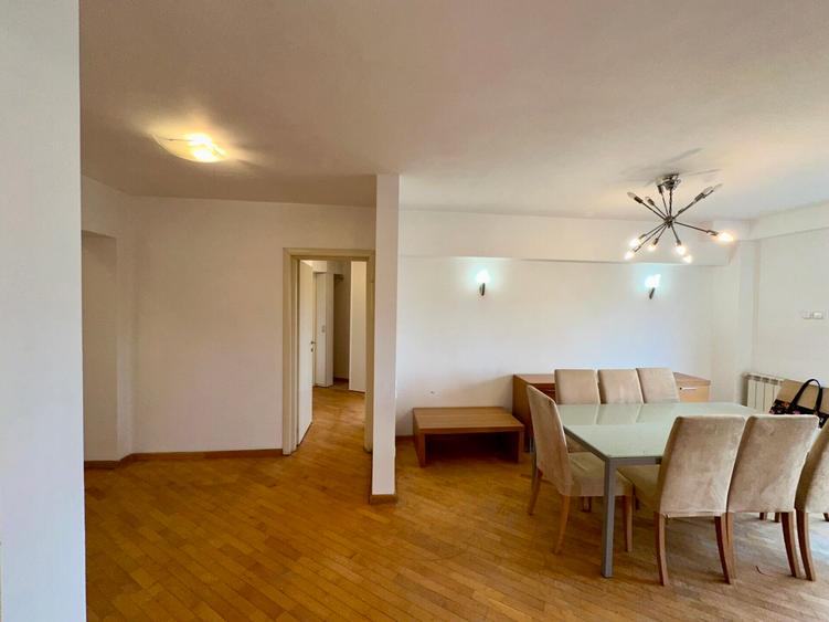 5 Camere pe Bulevardul Unirii vedere la Fântâni