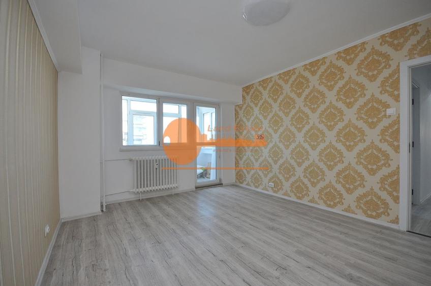 Apartament cu 3 camere in zona Pacii-Apusului