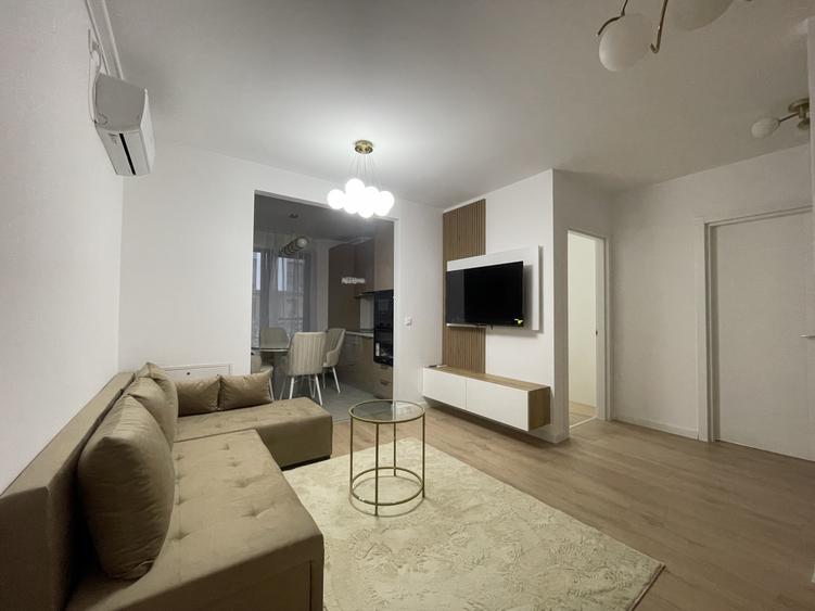 Apartament 2 camere, 50mp,30mp curte, metrou, centrala,Hils Titanium