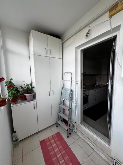 Apartament 2 camere decomandat, centrală proprie, an 1983, Targoviște