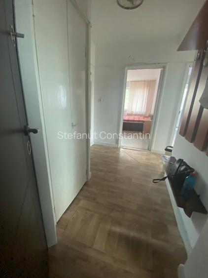 Închiriez apartament cu 3 camere în zona Complexului Studentesc - 7