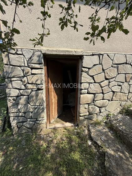 Casă parter+mansarda 80 mp+ teren intravilan 476 mp Sotrile Prahova ! - 36