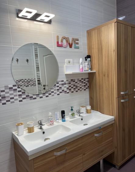 Apartament 4 camere si curte privata