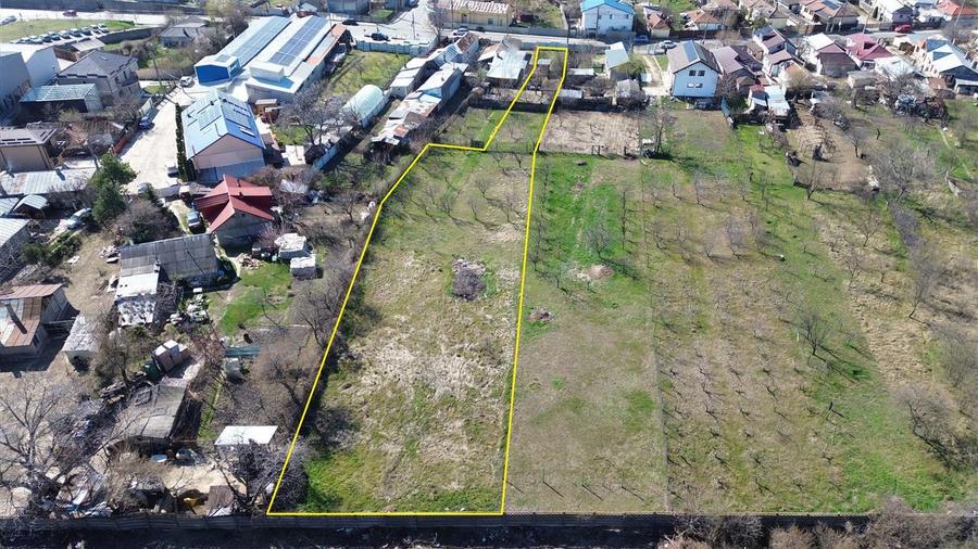 Teren intravilan 2146mp de vanzare pe str Valcele nr 68