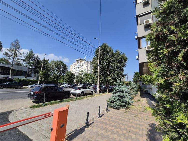Apartament cu 3 camere de vanzare