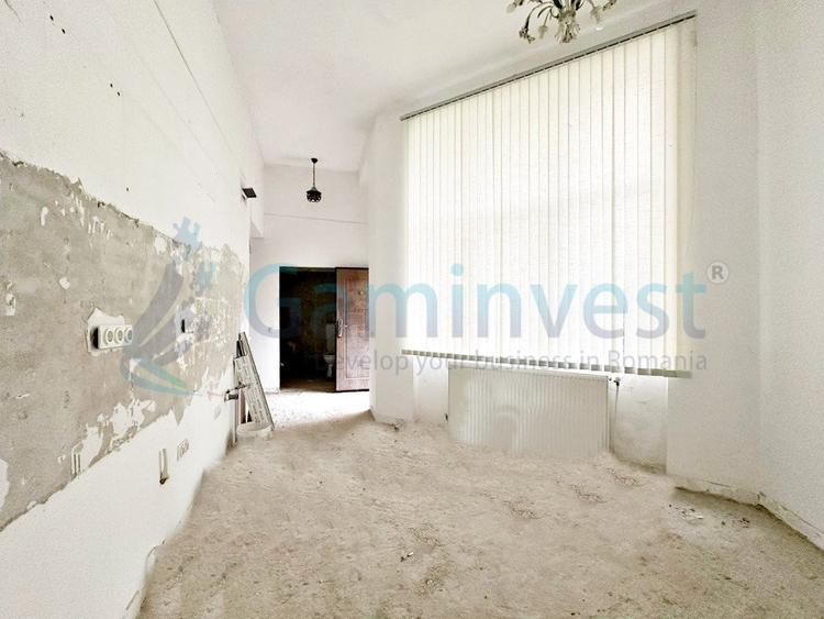 Casa ultracentrala cu apartament si demisol, zona Republicii pietonala, Oradea