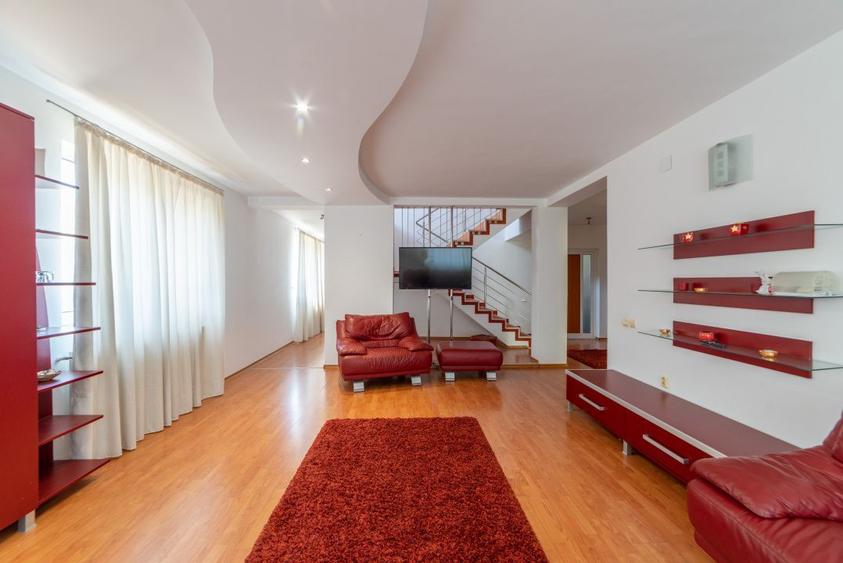 Apartament pe 2 nivele -  6 camere Gavana 3 + 309 mp curte proprie