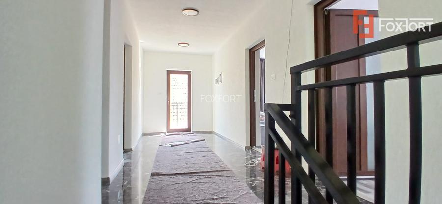 Casa individuala cu 6 camere Parter + 1 Etaj in Comlosu Mare - 21