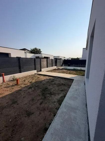 Casa 4 Camere De Vanzare|Afumati Deal Canalizare| Incalzire Pardoseala