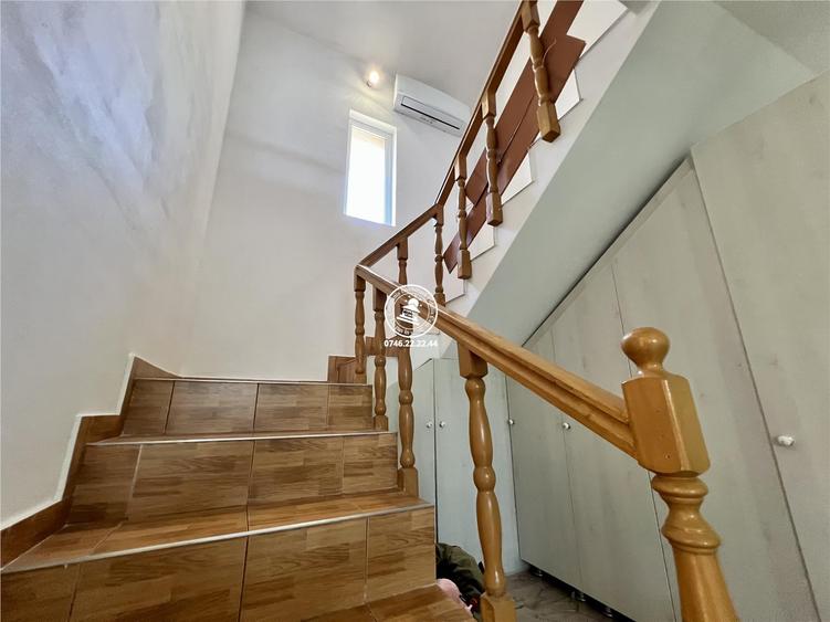 Vila cu 5 camere si 500mp de teren de vanzare in Horpaz